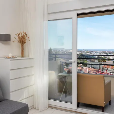 Apartamento With 3 Swimming Pools Near The Old Town