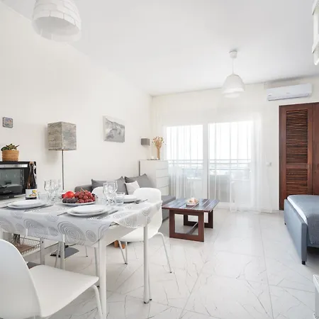 With 3 Swimming Pools Near The Old Town Apartamento Albufeira