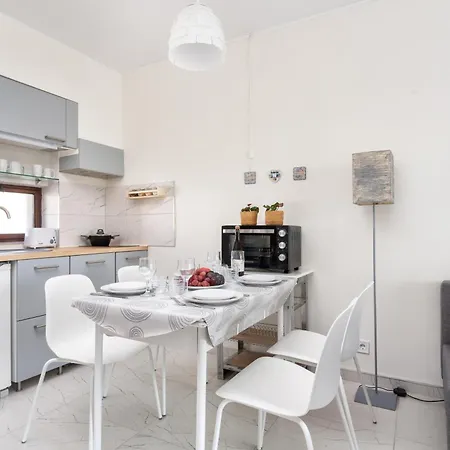 With 3 Swimming Pools Near The Old Town Appartement