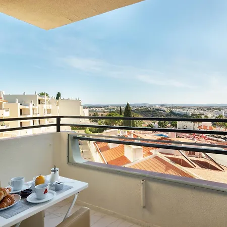 With 3 Swimming Pools Near The Old Town Appartement Albufeira