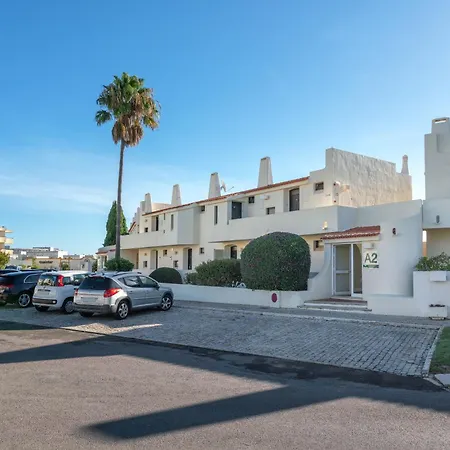 Appartement With 3 Swimming Pools Near The Old Town Albufeira
